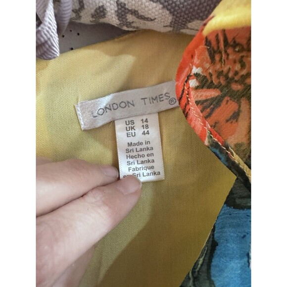 LONDON TIMES Sleeveless Flowy Floral Faux Wrap Dress Size 14 Yellow Vacation - Picture 3 of 7